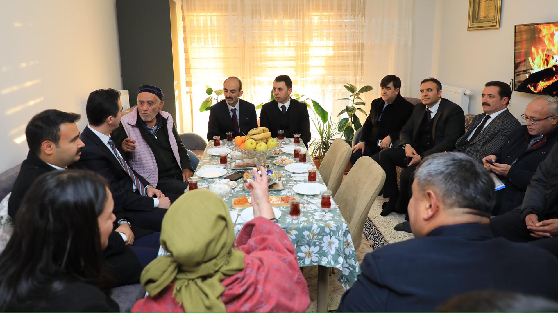 Bitlis Valisi Ahmet Karakaya, Ahıska Türkü Ailesini Ziyaret Etti 3