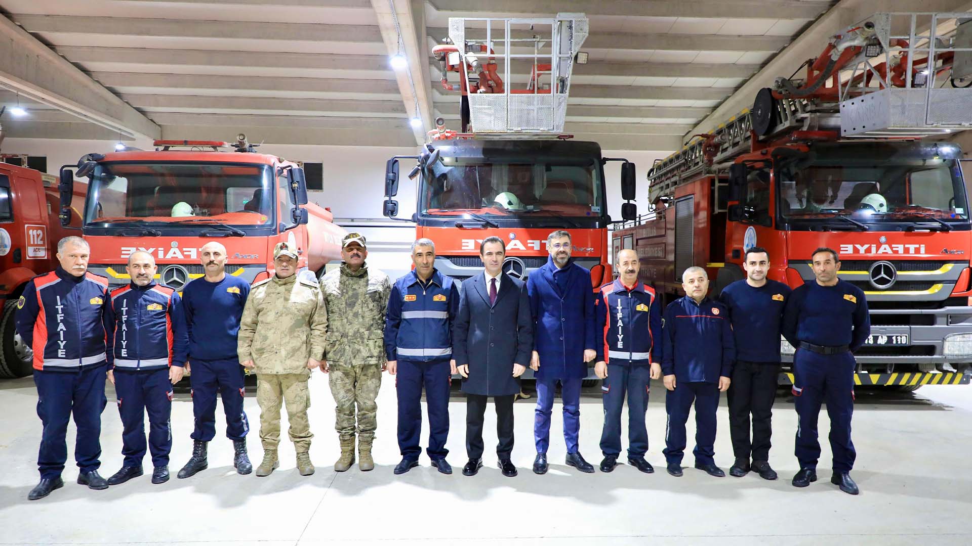 Bitlis Valisi Ile Bitlis Belediyesi, Yeni Yıl Öncesi Güvenlik Ekiplerini Ziyaret Etti 6