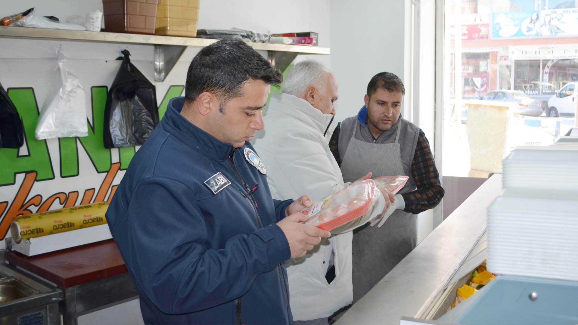 Bitlis'te Zabıta Ekiplerinden Gıda Denetimi 2