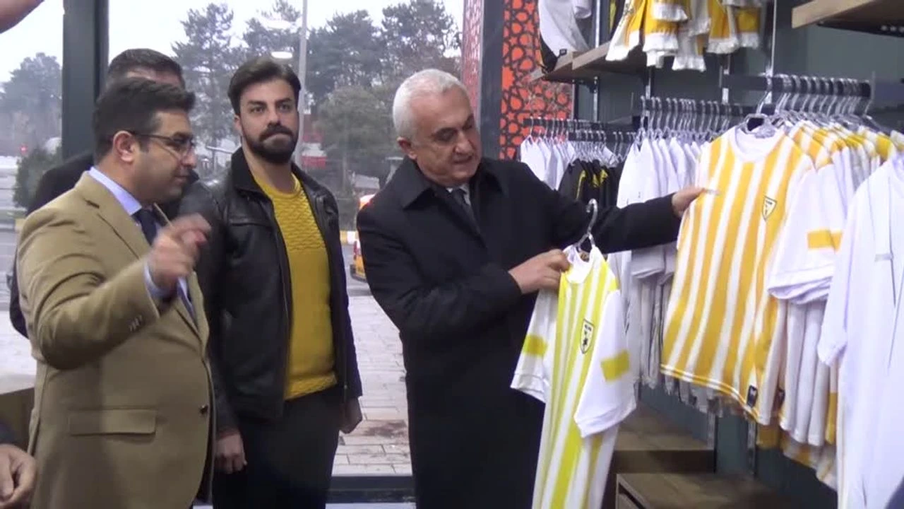 Mus Valisi Cakir Musspor Storeye Ziyaret Etti