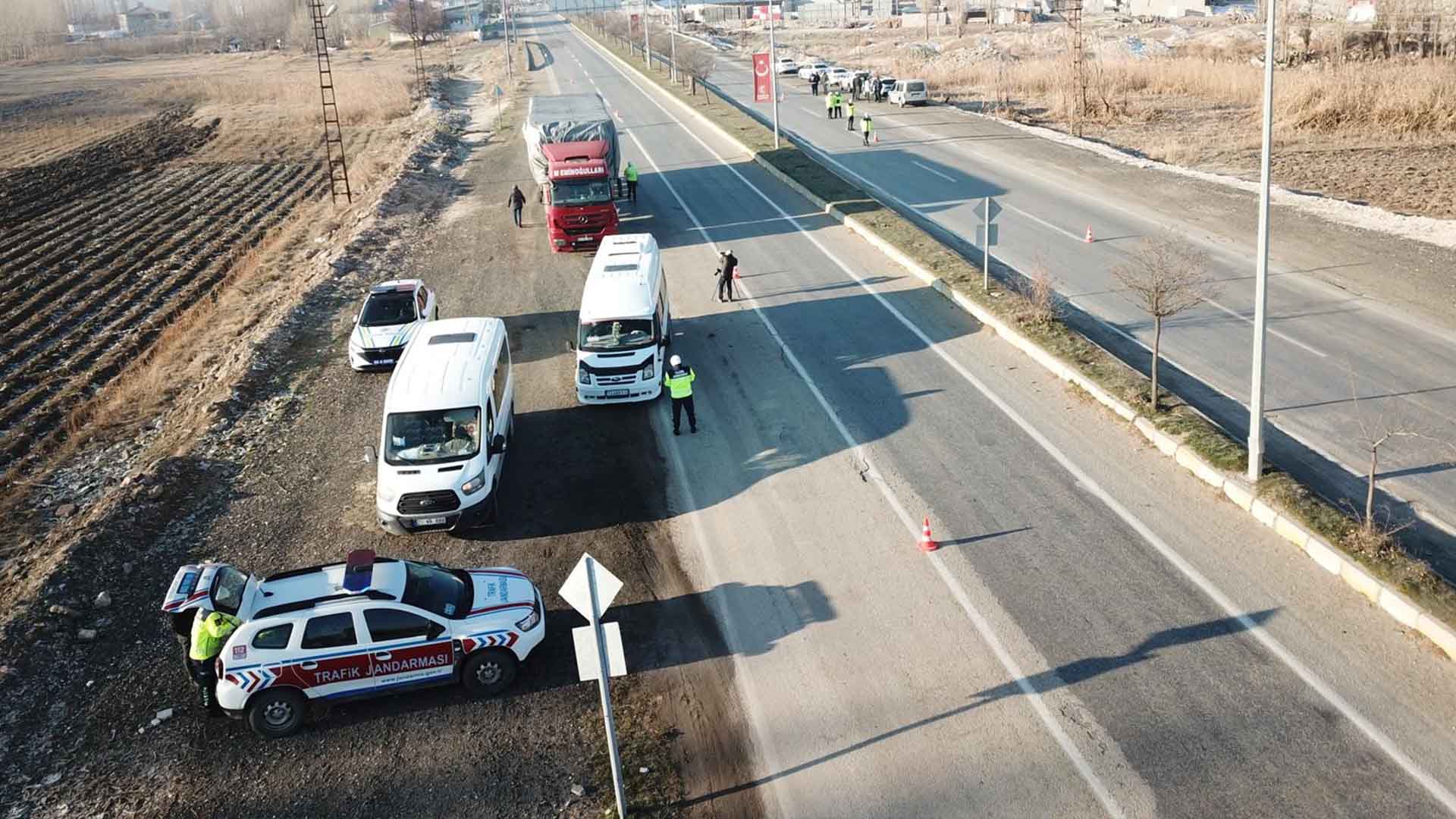 Van'da Kış Lastiği Denetimi, 14 Araca Ceza, 5 Araç Men Edildi 1