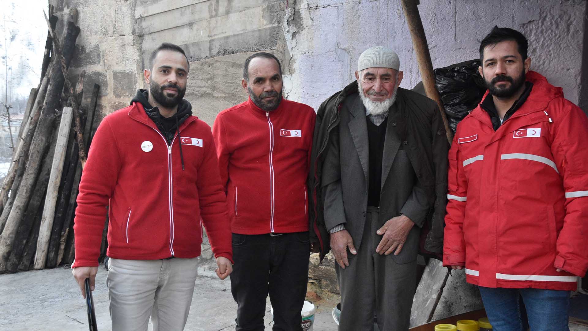 Bitlis’te Kızılay, 1045 Aileye Gıda Kolisi Dağıttı 4