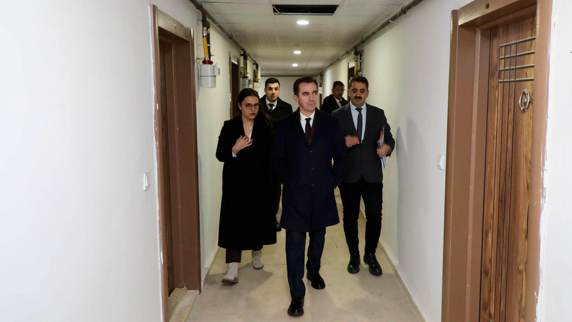 Bitlis Valisi Karakaya, Aşevi Ve Refakatçi Evlerini Ziyaret Etti 1