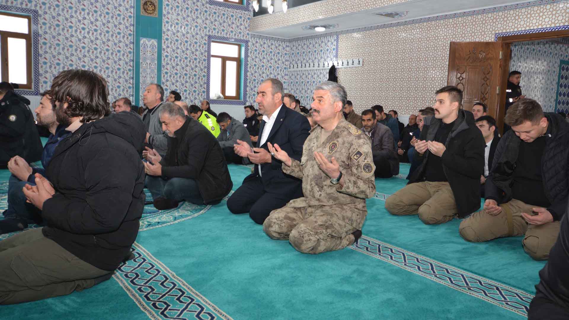 Bitlis'te 6 Şubat Depreminde Hayatını Kaybeden Emniyet Personeli Ve Aileleri İçin Mevlit Programı 2