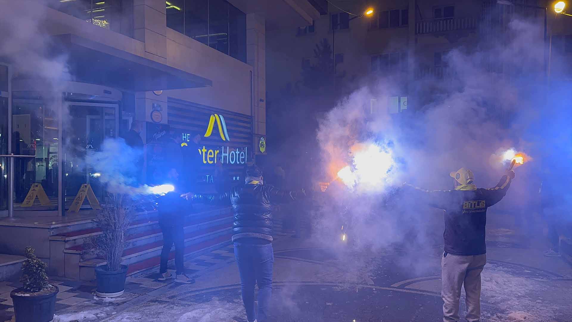 Bitlis'te Fenerbahçe Voleybol Takımı Coşkuyla Karşılandı 3