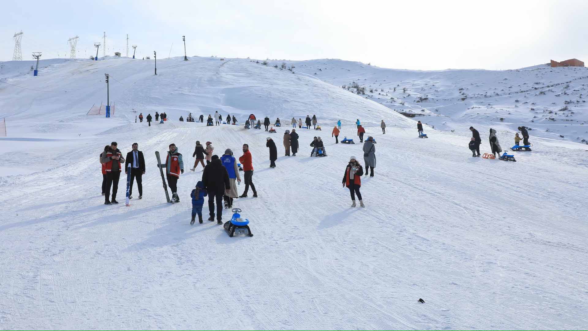 Bitlis'te Gönül Köprüleri Kış Etkinliği Gerçekleştirildi 2