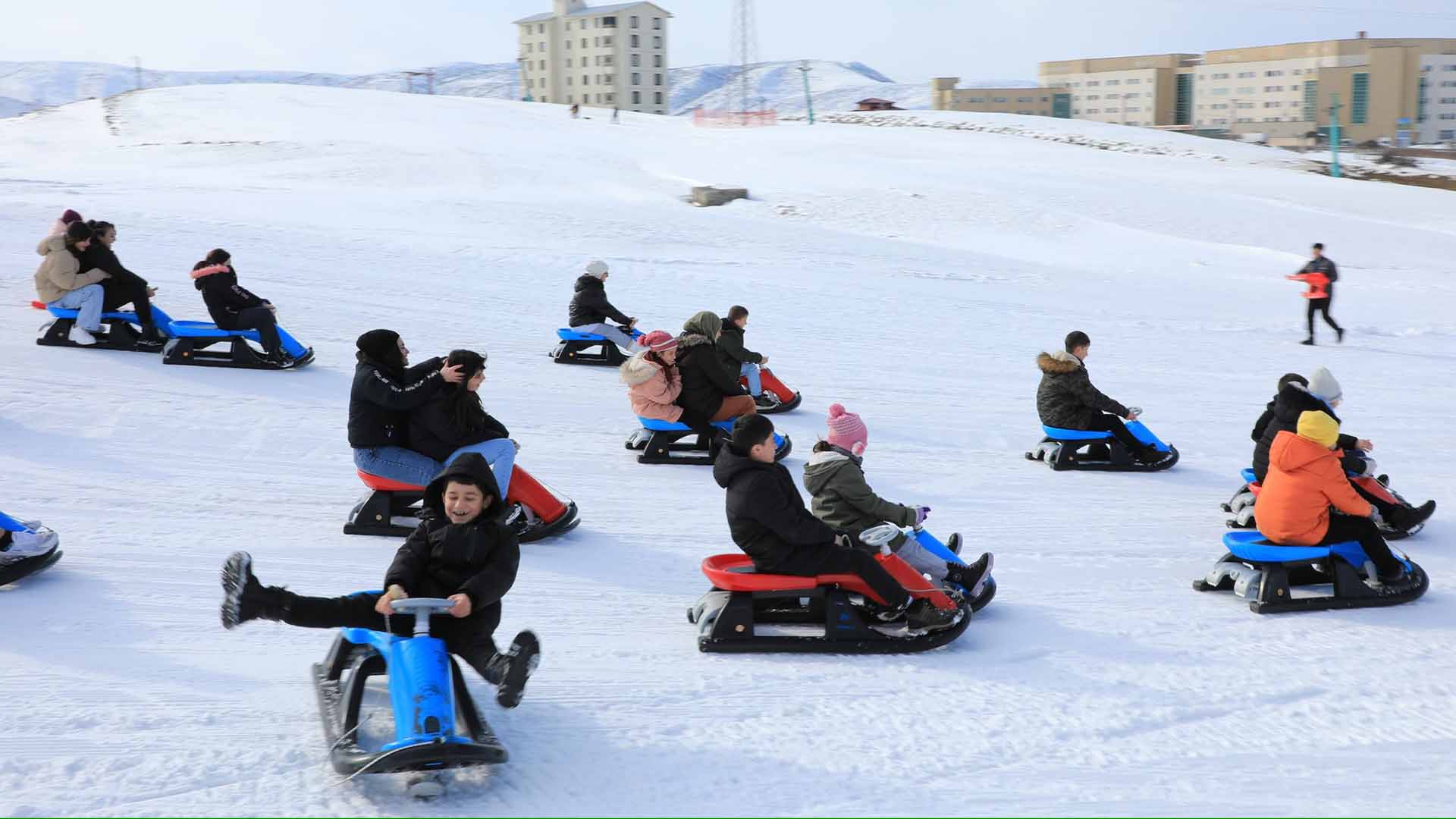 Bitlis'te Gönül Köprüleri Kış Etkinliği Gerçekleştirildi 3