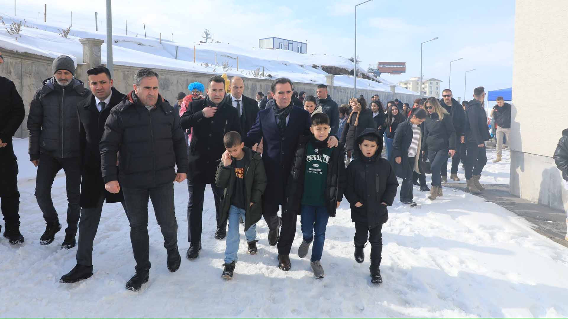 Bitlis'te Gönül Köprüleri Kış Etkinliği Gerçekleştirildi 4