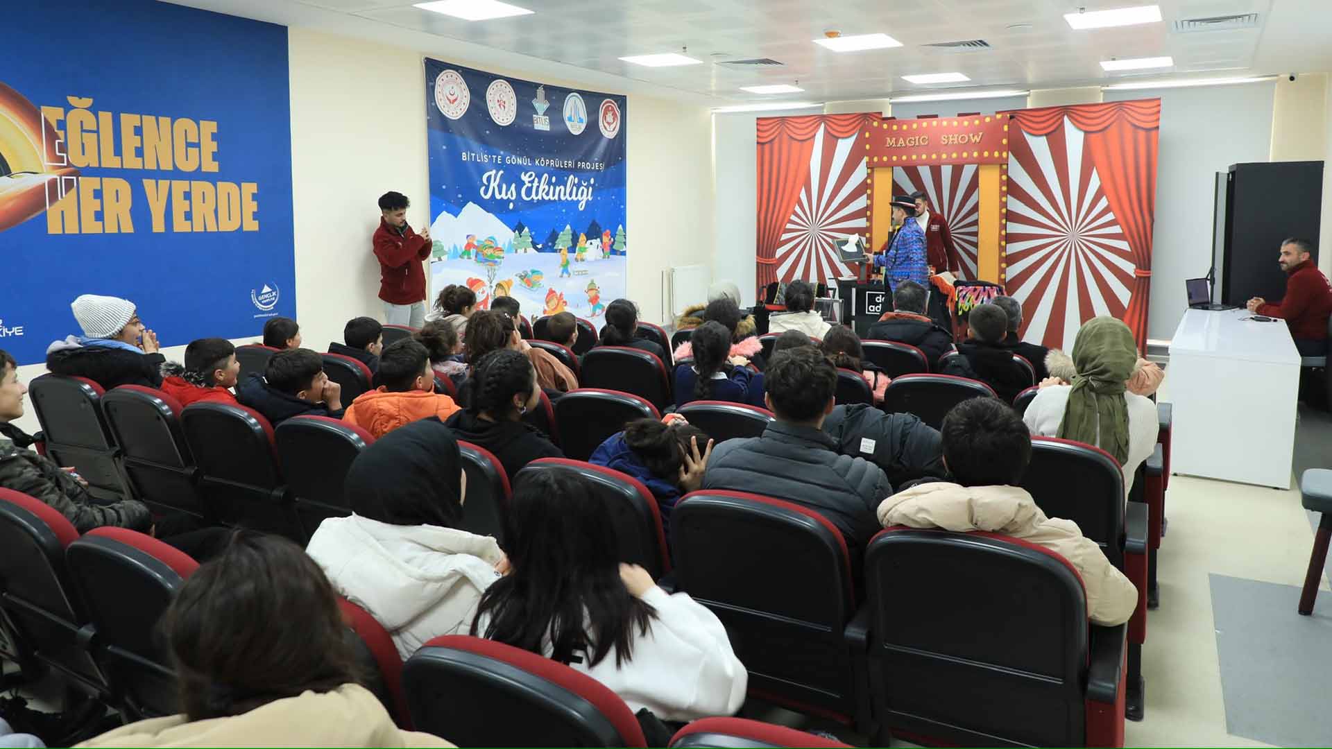 Bitlis'te Gönül Köprüleri Kış Etkinliği Gerçekleştirildi 6