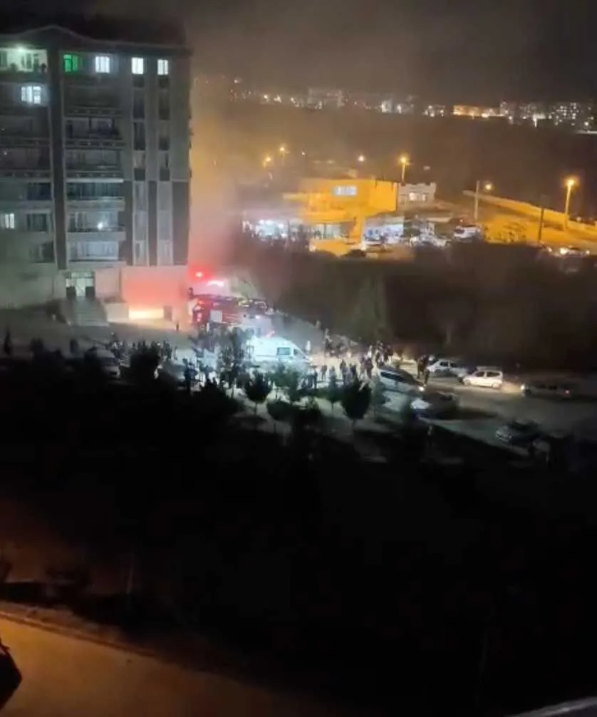Diyarbakirda Marangoz Dukkani Yandi 4 Kisi Hastaneye Sevk Edildi 2