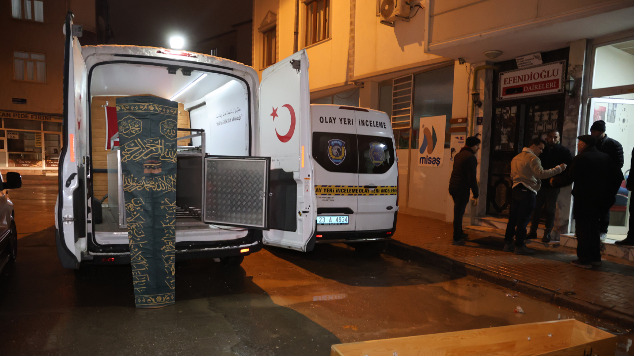 Genç Kadın Apartta Şüpheli Şekilde Ölü Bulundu