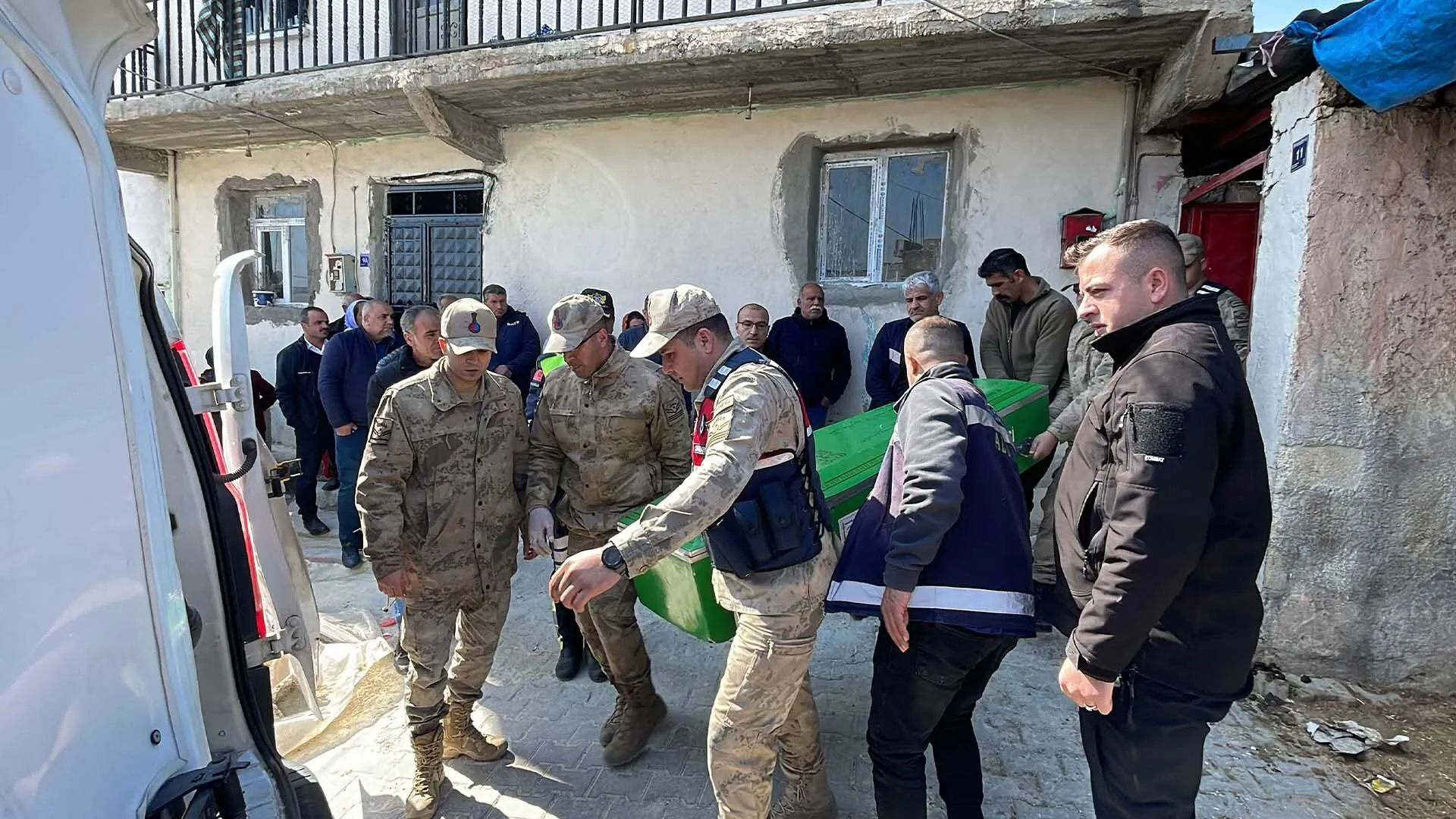 Komsu Aileler Arasinda Kopek Tartismasi Katliama Dondu 2 Olu 2 Yarali 3