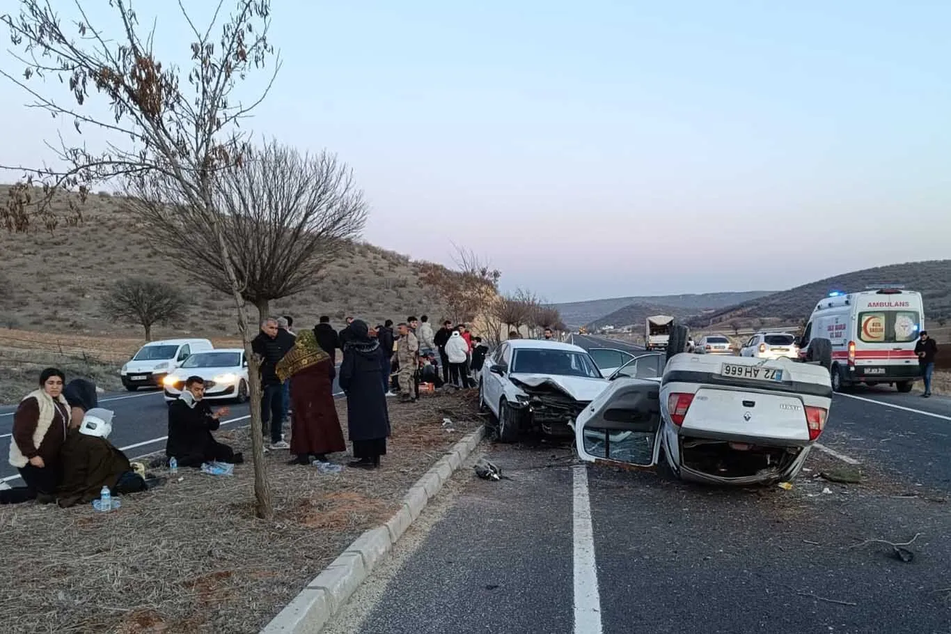 Mardinde Otomobiller Kafa Kafaya Carpisti 7 Yarali 1