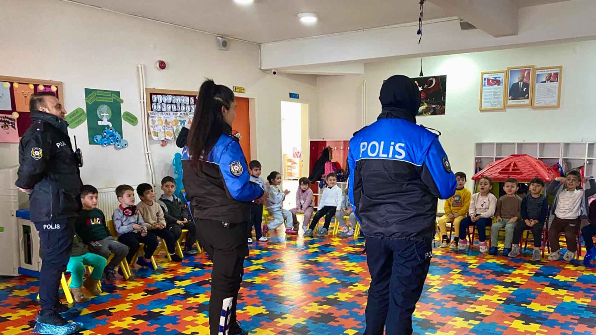 Tatvan Polisi Öğrencilere Güvenlik Ve Trafik Eğitimi Verdi 2