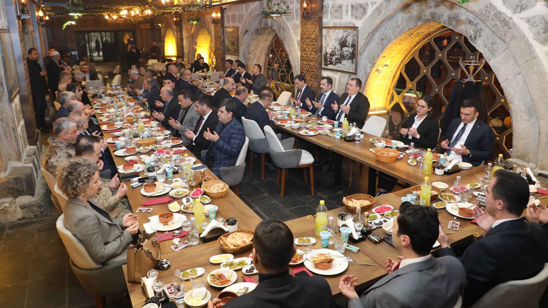 Bitlis Belediyesi’nden Geleneksel İftar Programı