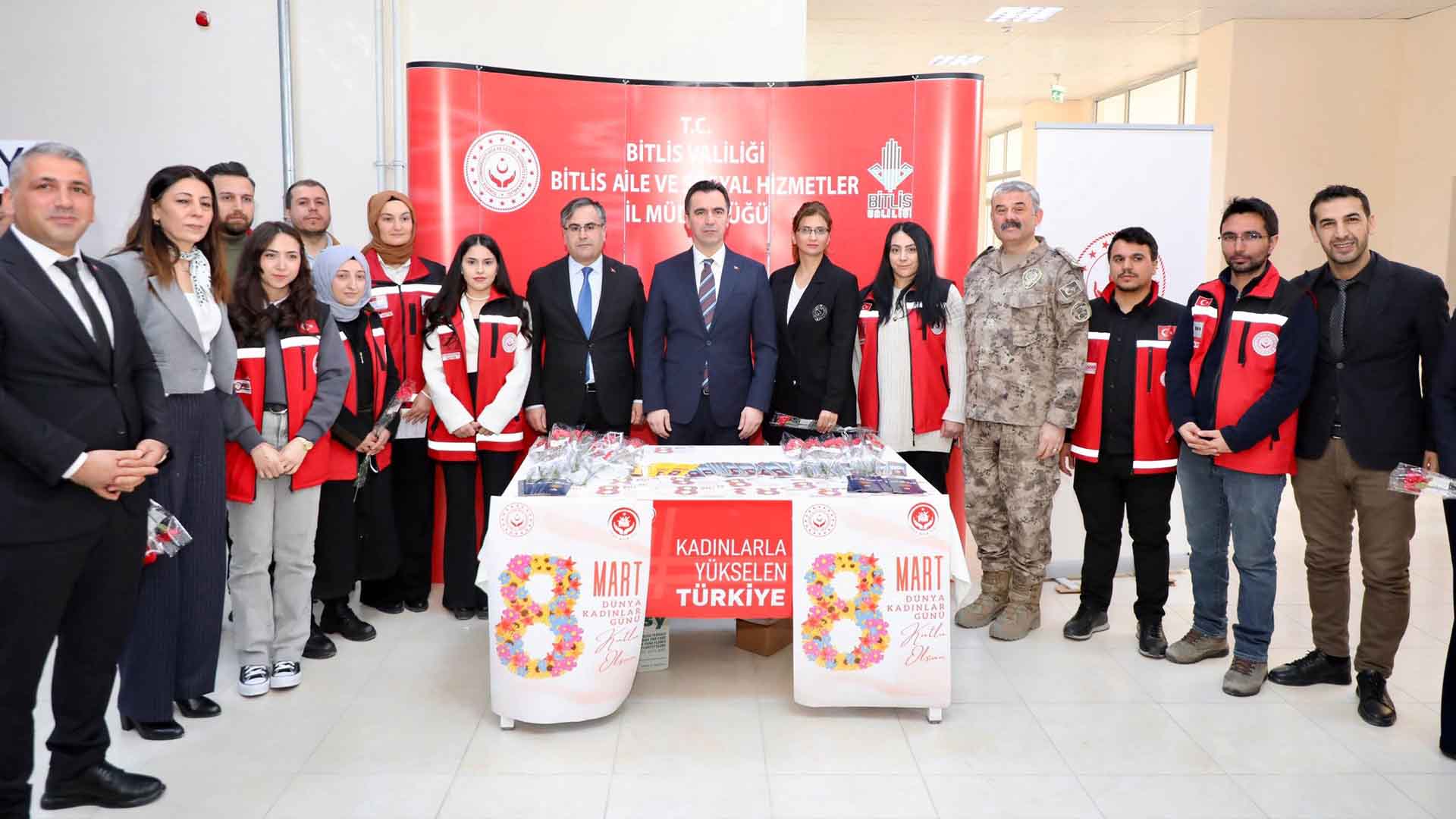 Bitlis’te 8 Mart’a Özel Kadın Hakları Söyleşisi Düzenlendi 6