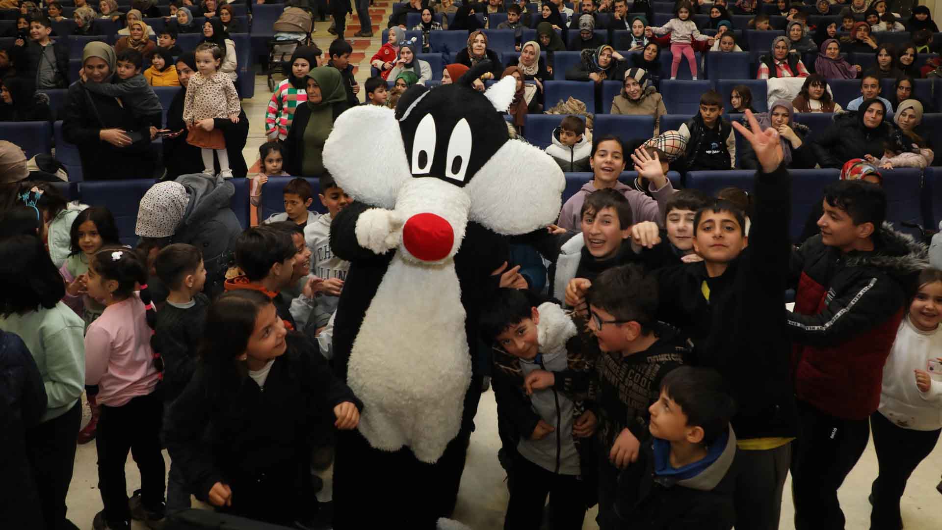 Bitlis’te Ramazan Coşkusu, İlahi Konseri Büyük İlgi Gördü 1