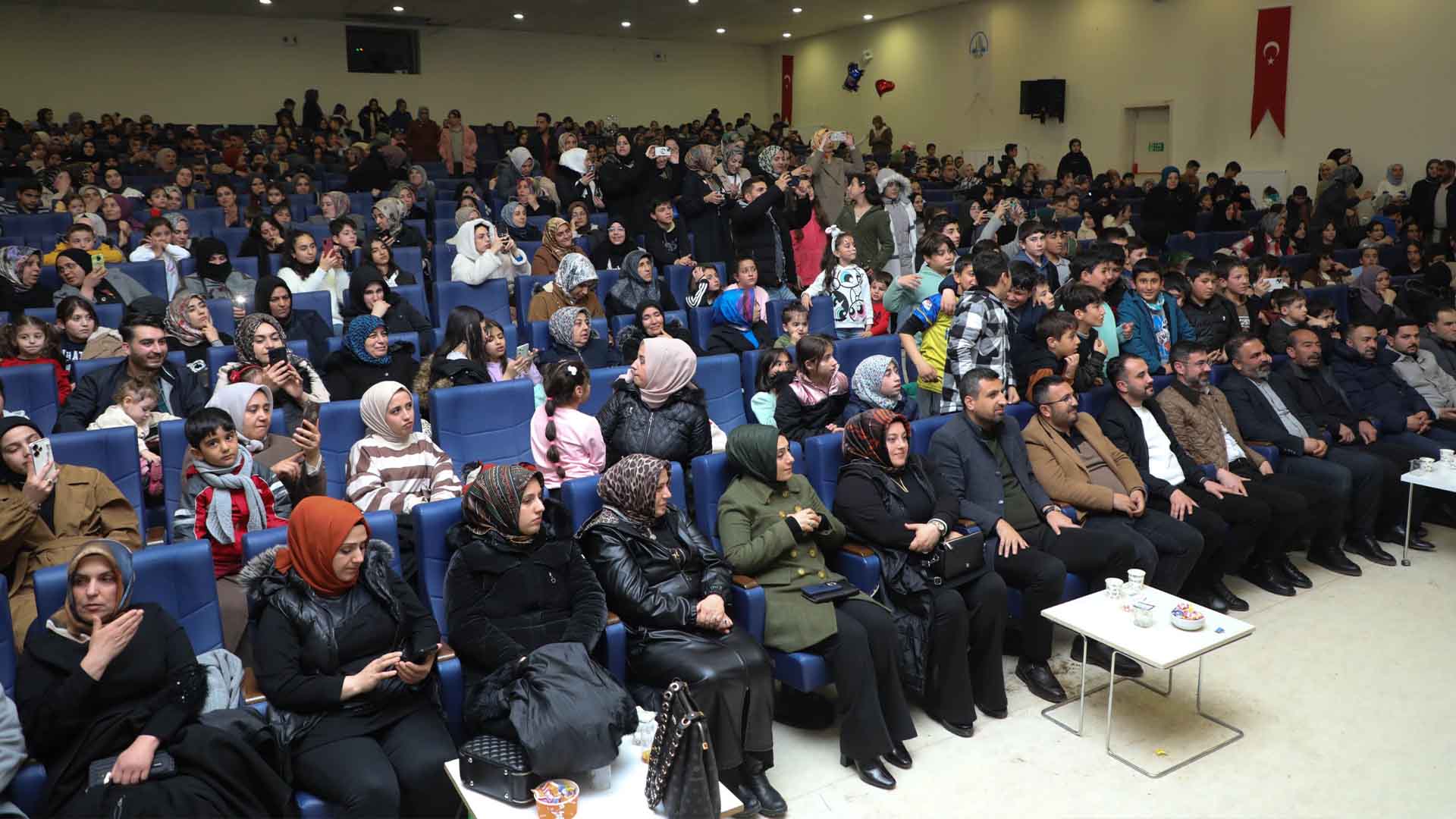 Bitlis’te Ramazan Coşkusu, İlahi Konseri Büyük İlgi Gördü 12
