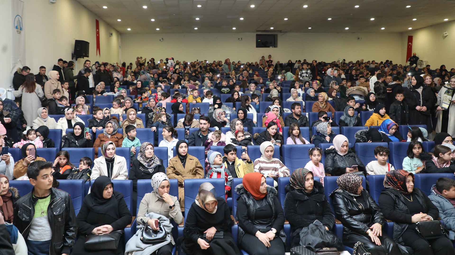 Bitlis’te Ramazan Coşkusu, İlahi Konseri Büyük İlgi Gördü 6