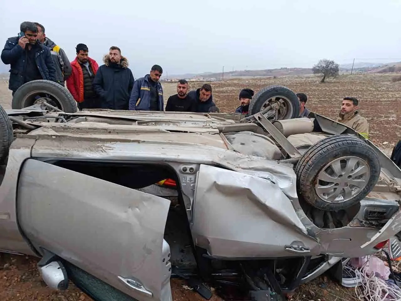 Otomobilin Takla Atarak Sarampole Yuvarlandigi Kazada 1 Kisi Oldu 3 Kisi Yaralandi 2