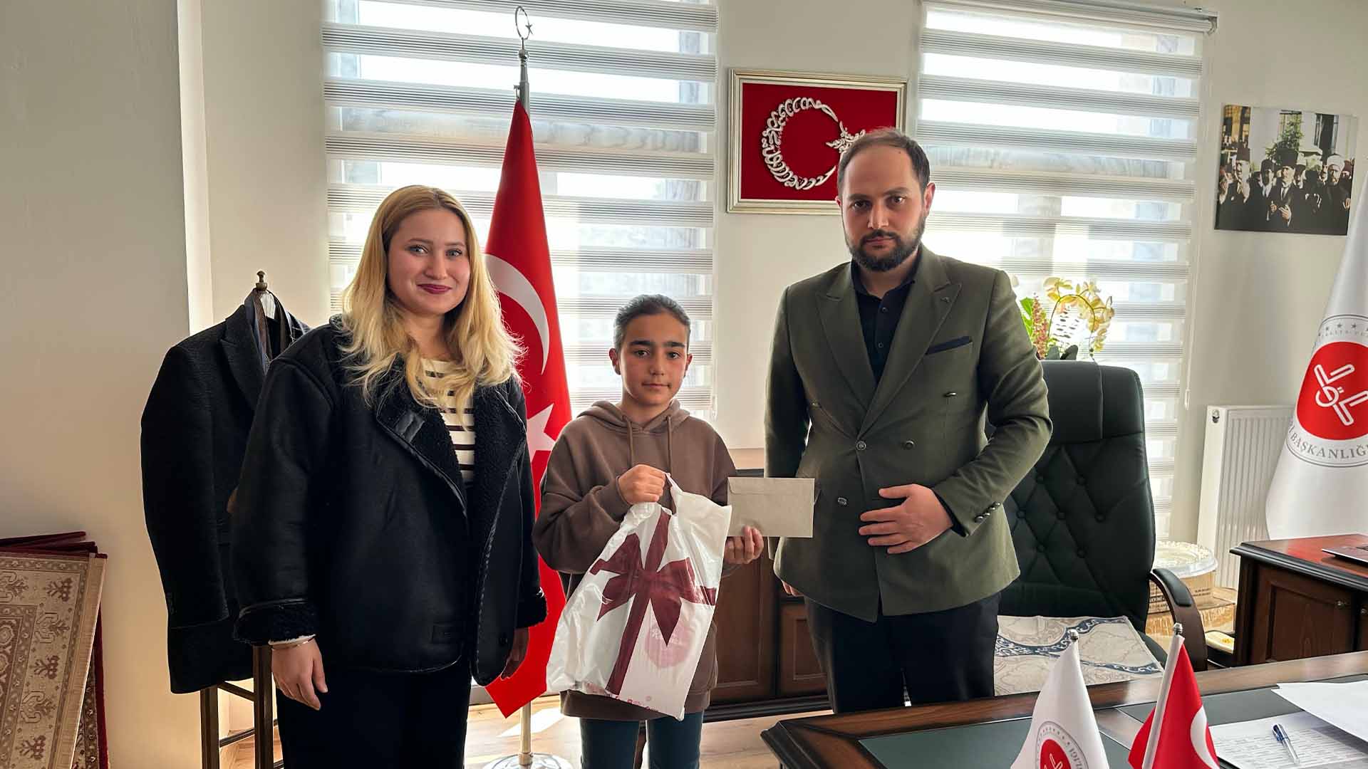 Tatvan’da Ortaokul Öğrencileri Şiir Okuma Yarışmasında Buluştu 2