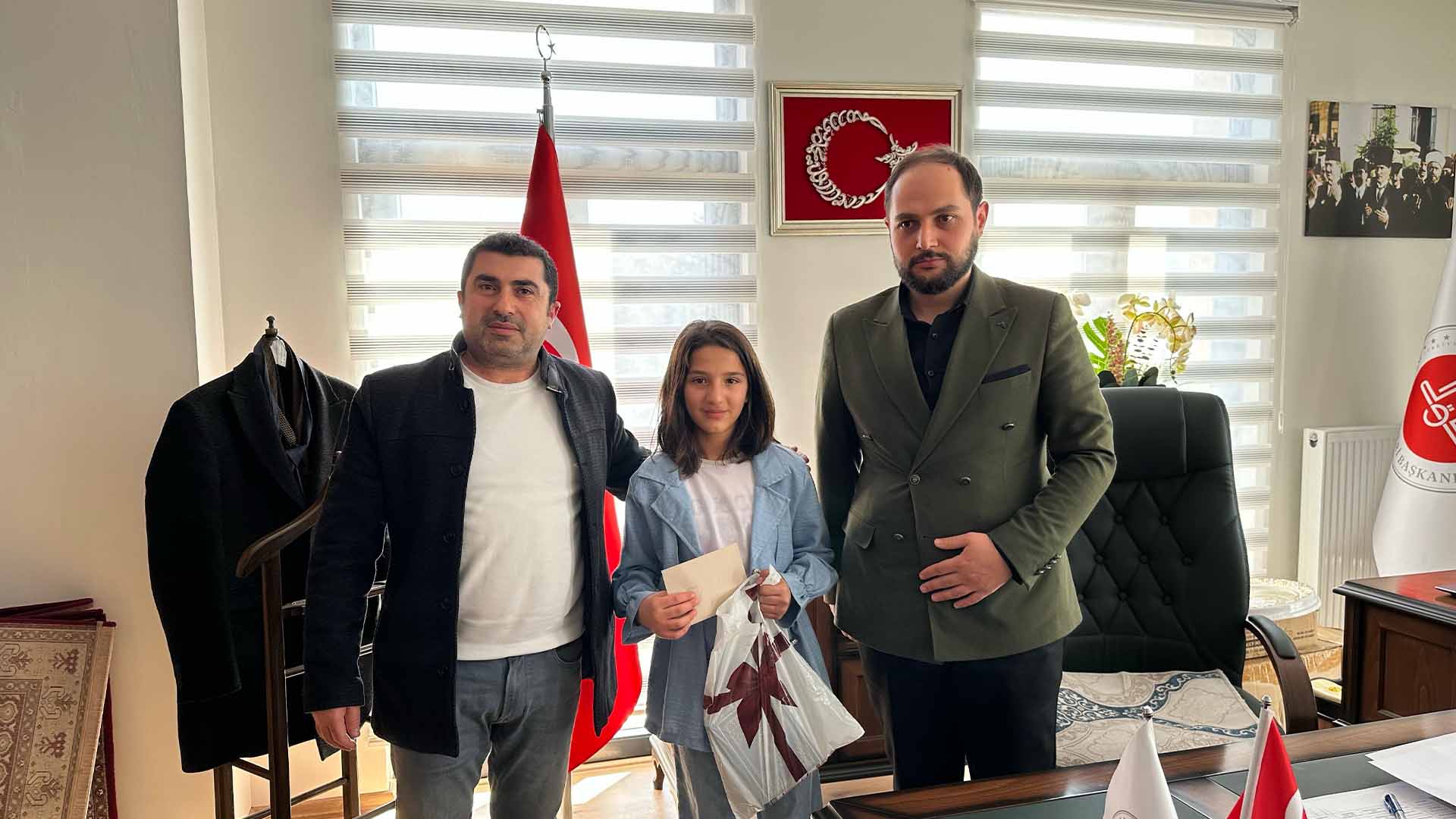 Tatvan’da Ortaokul Öğrencileri Şiir Okuma Yarışmasında Buluştu 3