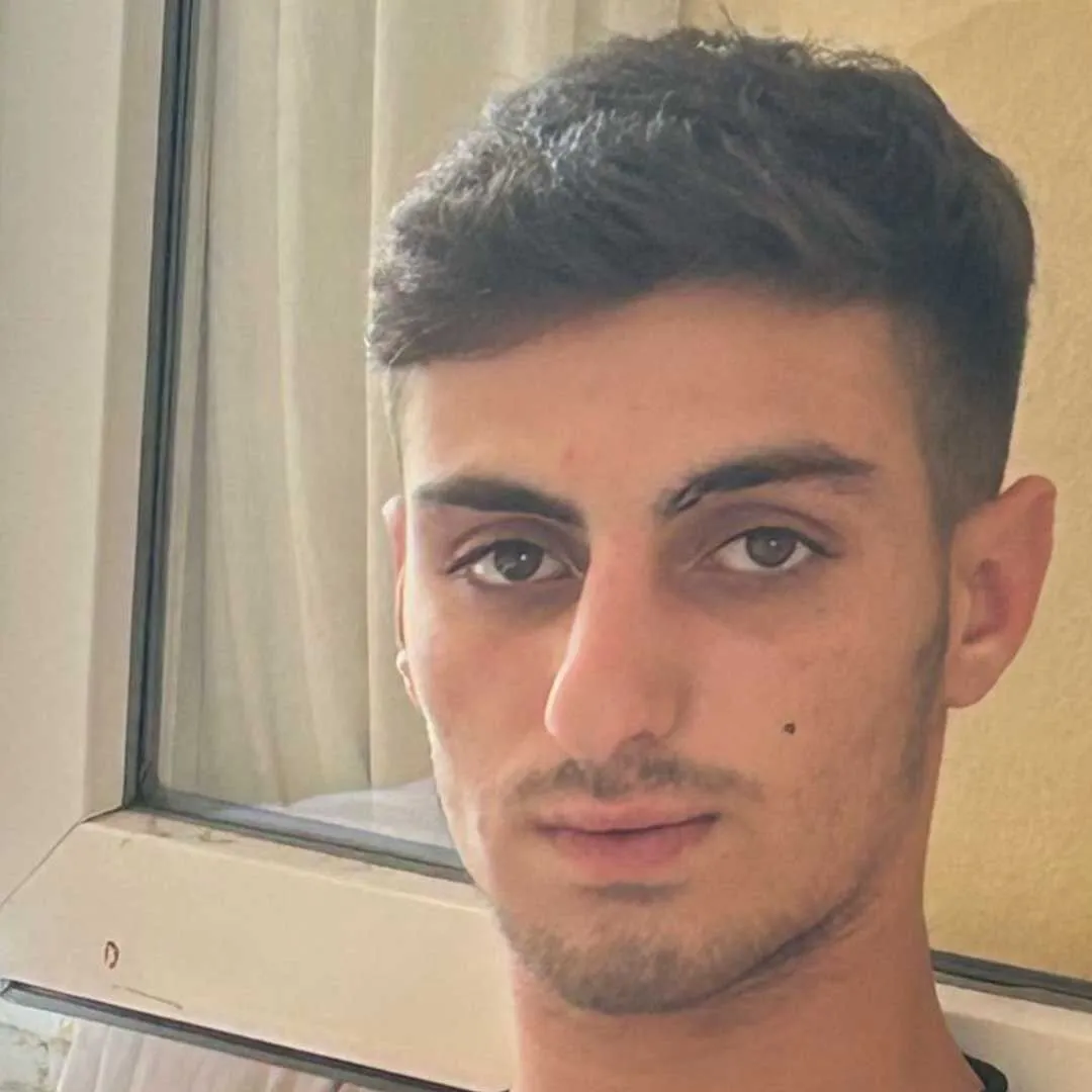 Tren Istasyonunda Bicakli Kavga 2 Kardes Hayatini Kaybetti 3