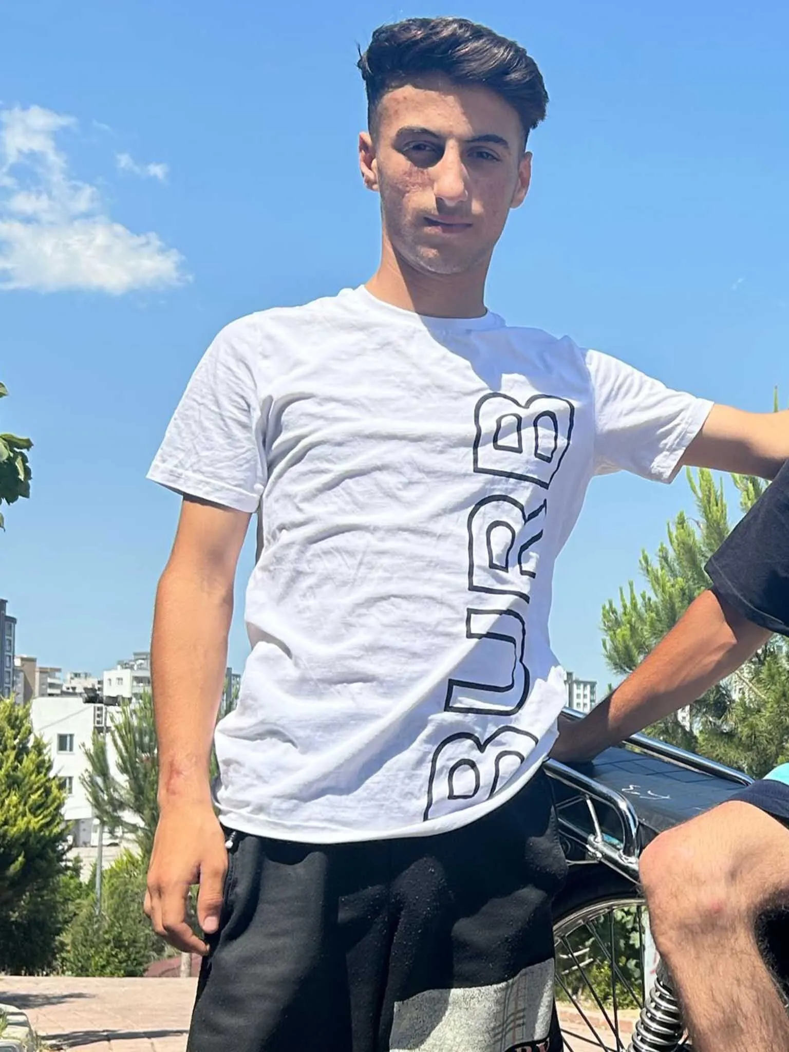 Tren Istasyonunda Bicakli Kavga 2 Kardes Hayatini Kaybetti 4