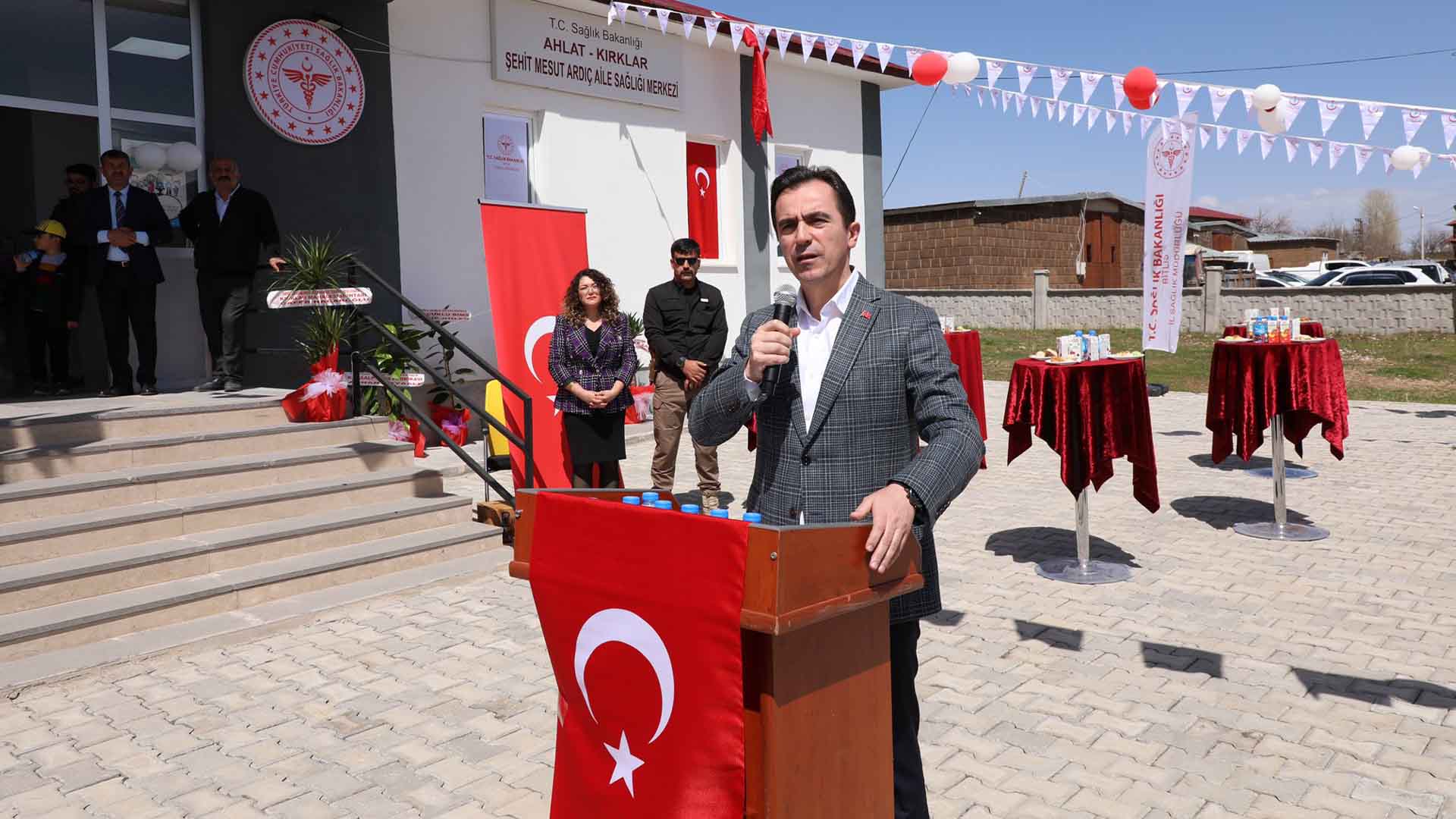 Ahlat’ta Şehit Mesut Ardıç’ın Adı Yeni Aile Sağlığı Merkezinde Yaşatılacak 1