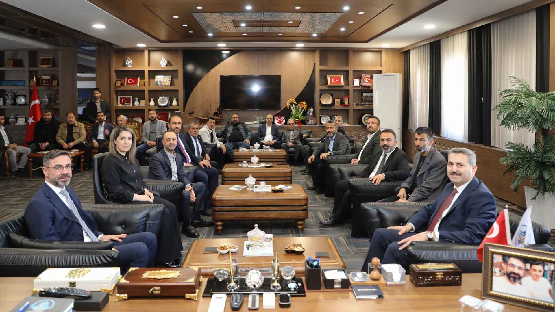 Ak Parti Yerel Yönetimler Başkan Yardımcısı Eroğlu, Bitlis'i Ziyaret Etti