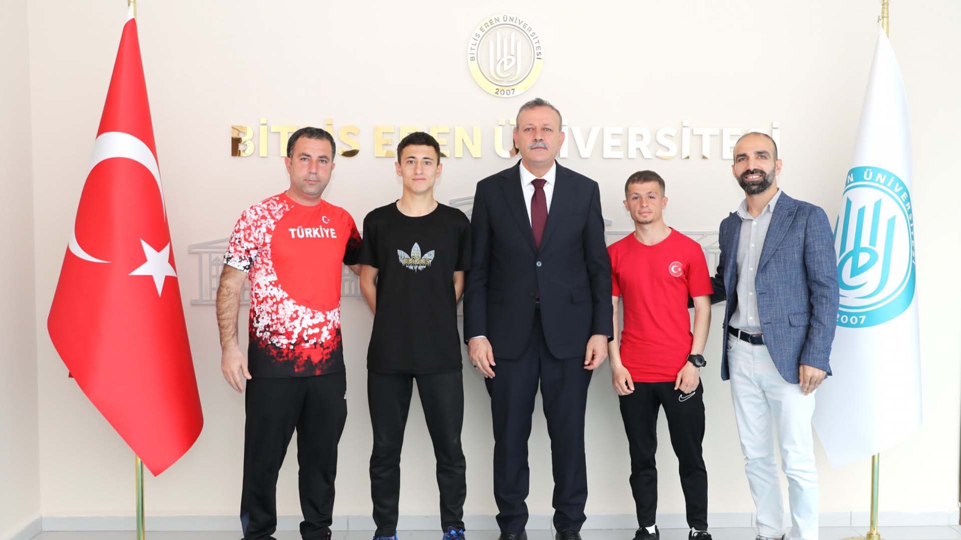 Bitlis Eren Üniversiteli Sporcular Engelleri Aştılar, Şampiyonlukla Döndüler