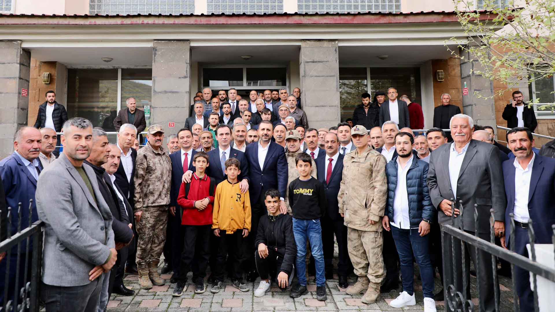 Bitlis Heyeti Hizan’da Vatandaşlarla Buluştu 3