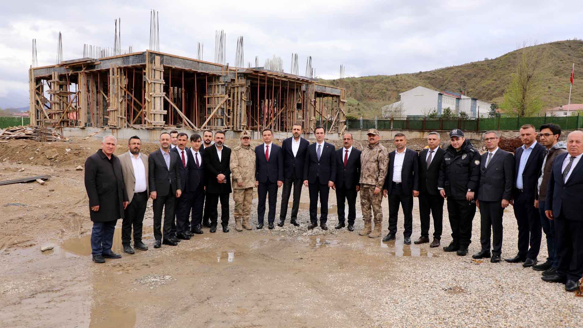 Bitlis Heyeti Hizan’da Vatandaşlarla Buluştu