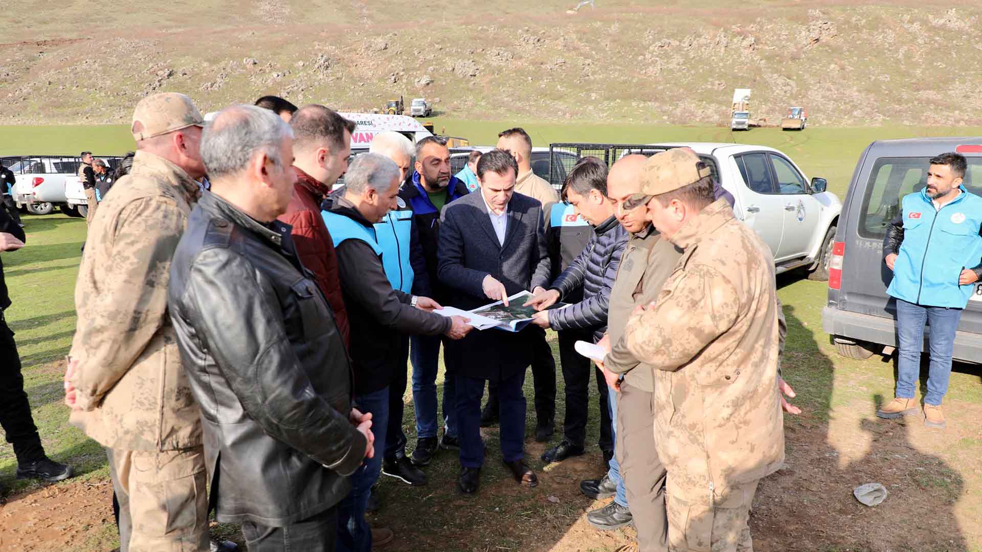 Bitlis Valisi Karakaya, Hayvan Barınağı Ve Doğal Yaşam Alanında İncelemelerde Bulundu 3