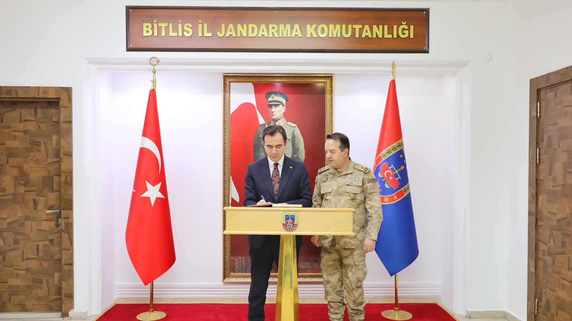 Bitlis Valisi Karakaya, İl Jandarma Komutanlığını Ziyaret Etti 1