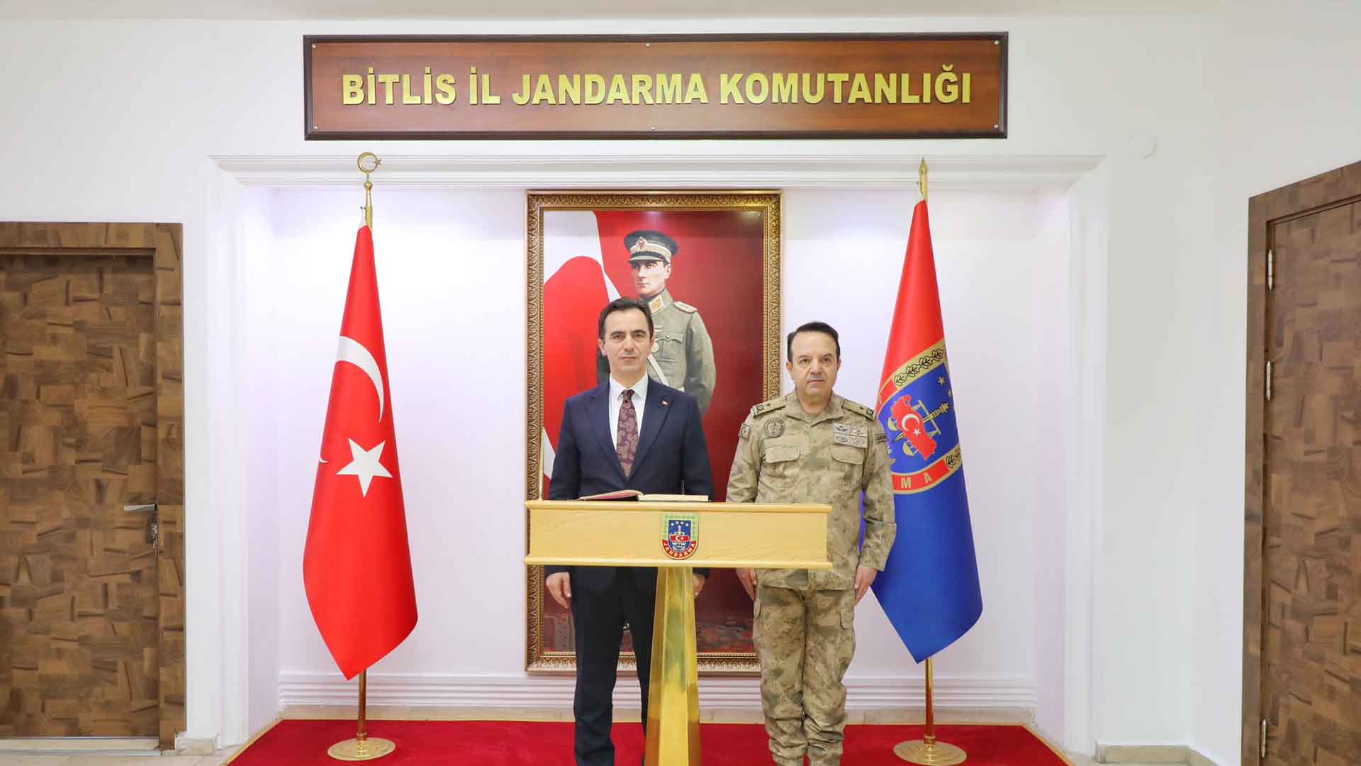 Bitlis Valisi Karakaya, İl Jandarma Komutanlığını Ziyaret Etti 3