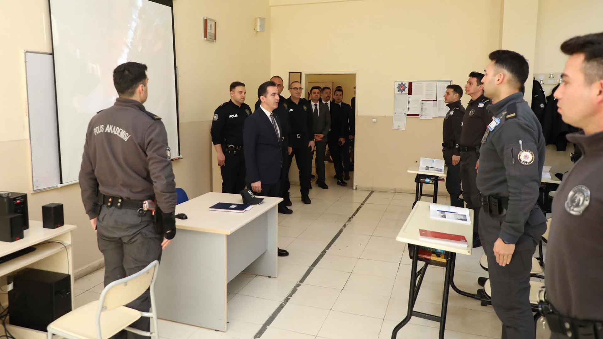 Bitlis Valisi Karakaya, Pomem Öğrencileriyle Bir Araya Geldi 4
