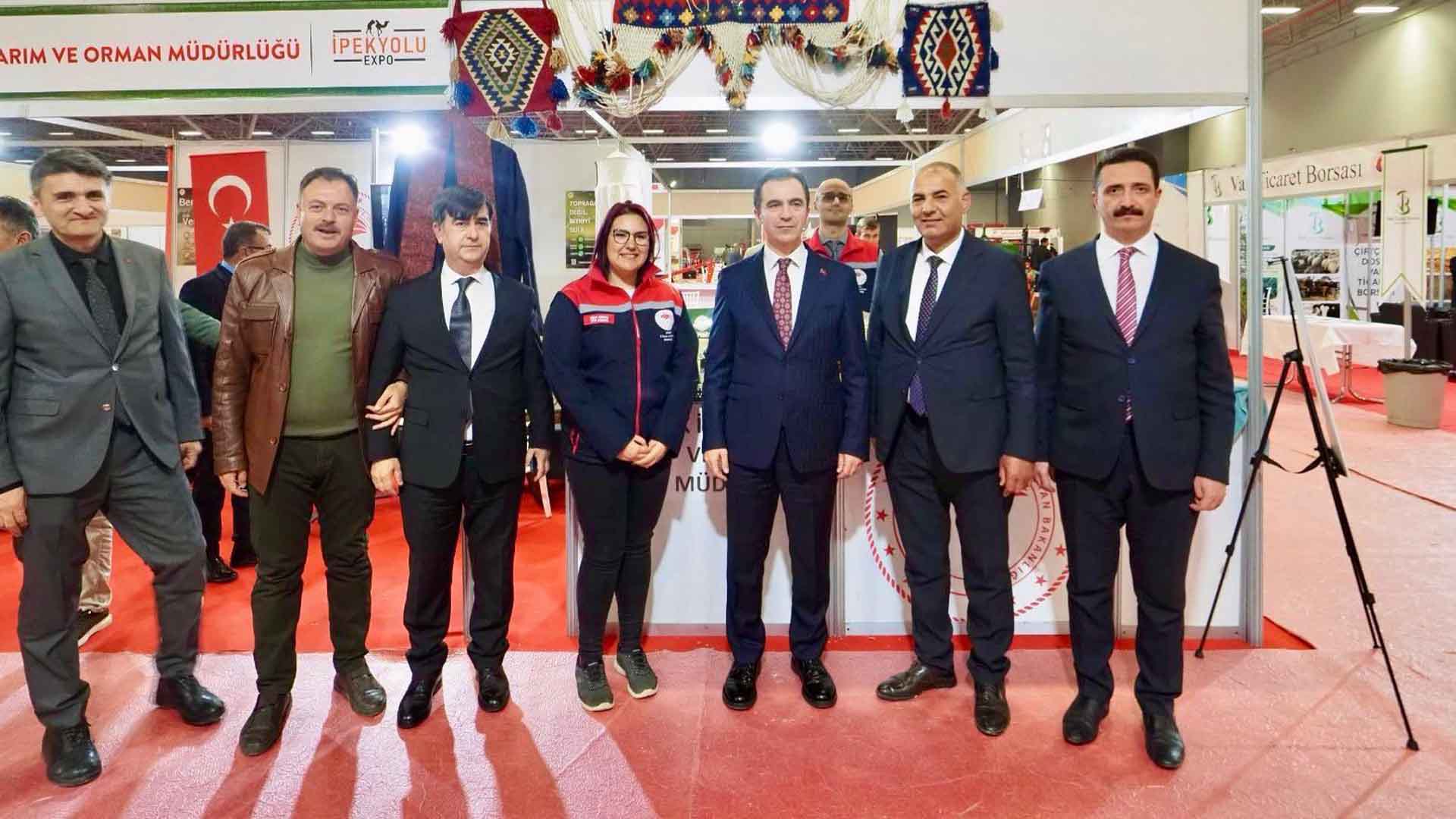 Bitlis Valisi Karakaya, Van'daki Tarım Ve Hayvancılık Fuarı'na Katıldı 2