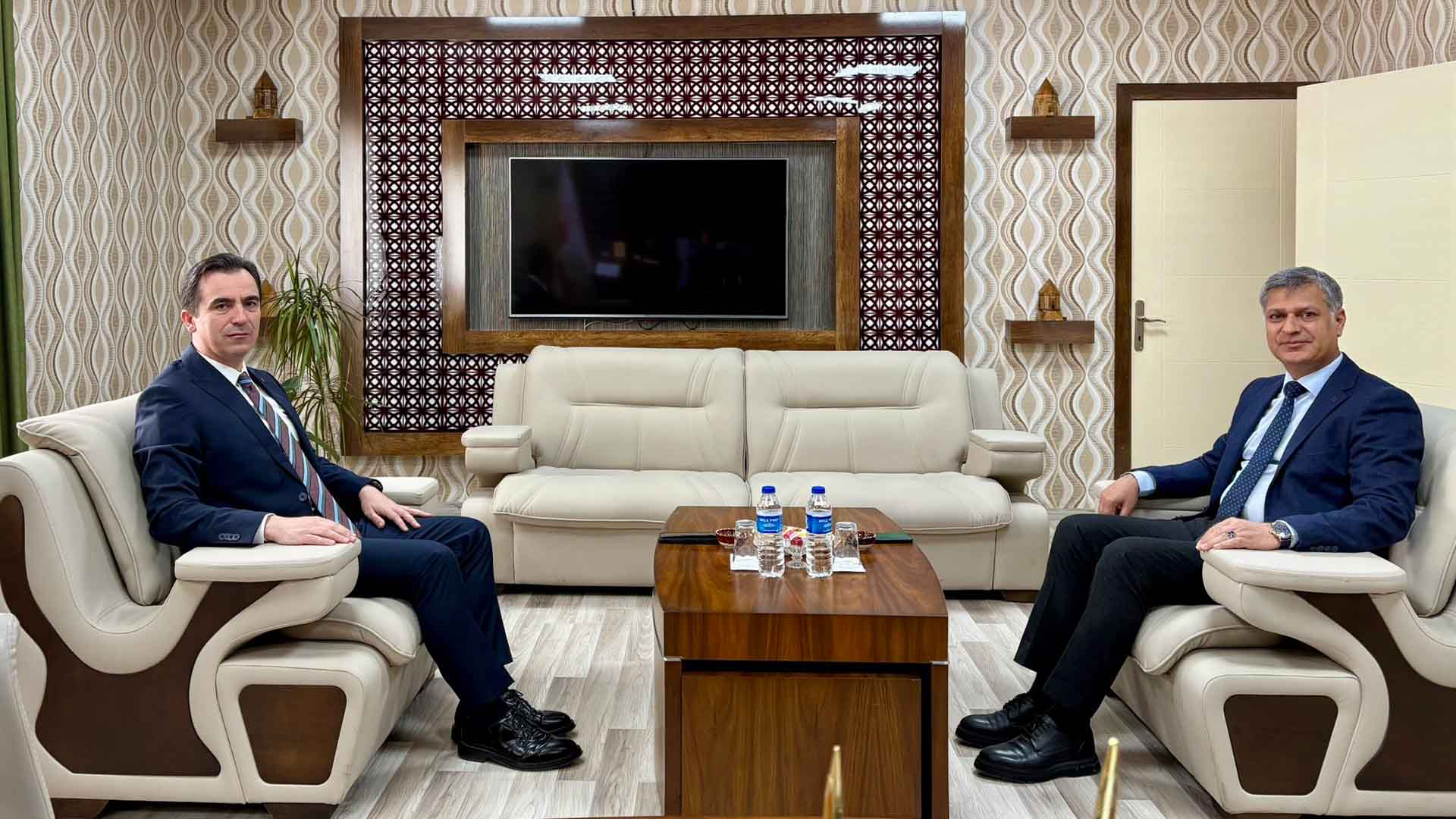 Bitlis Valisi Karakaya’dan Van’da Çevre Ve Doğa Koruma Görüşmeleri 1
