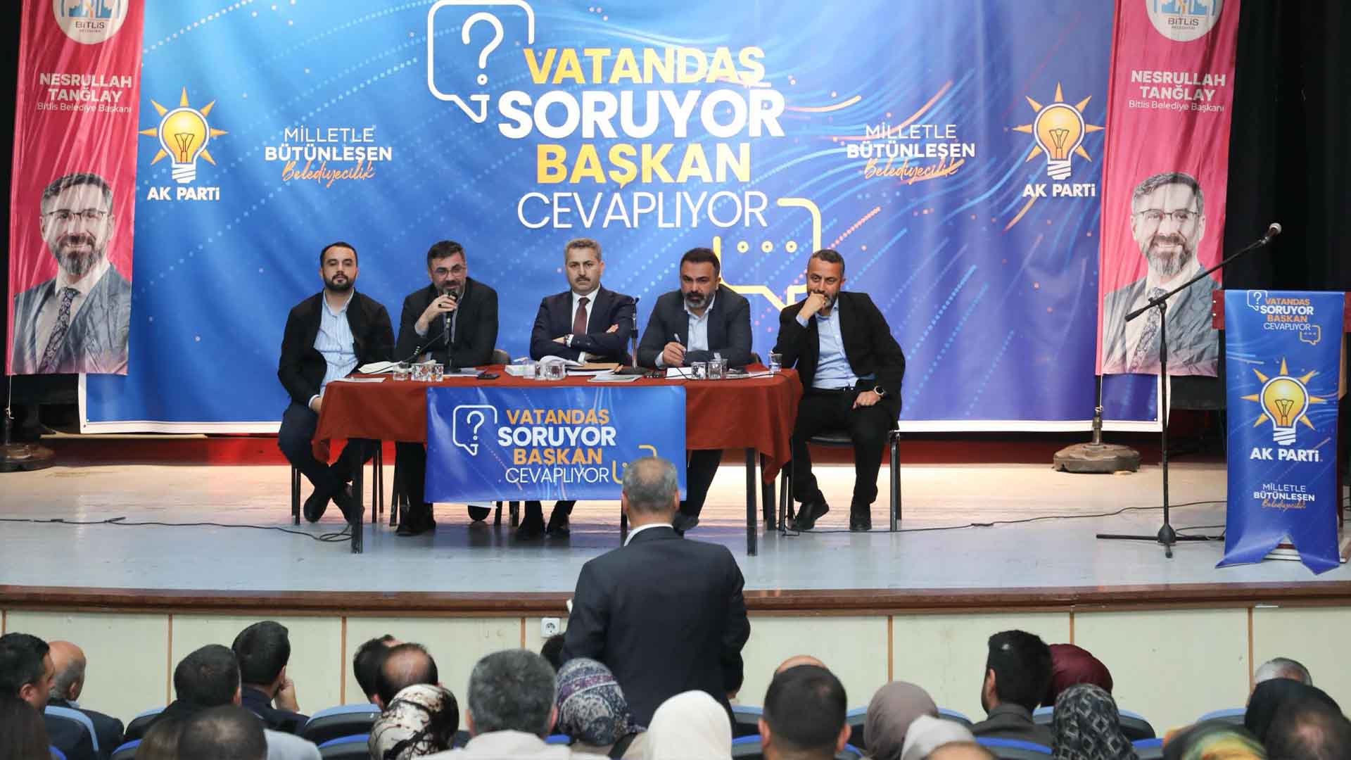 Bitlis’te Başkan Tanğlay Halkla Buluştu, Vatandaş Soruyor, Başkan Cevaplıyor 3
