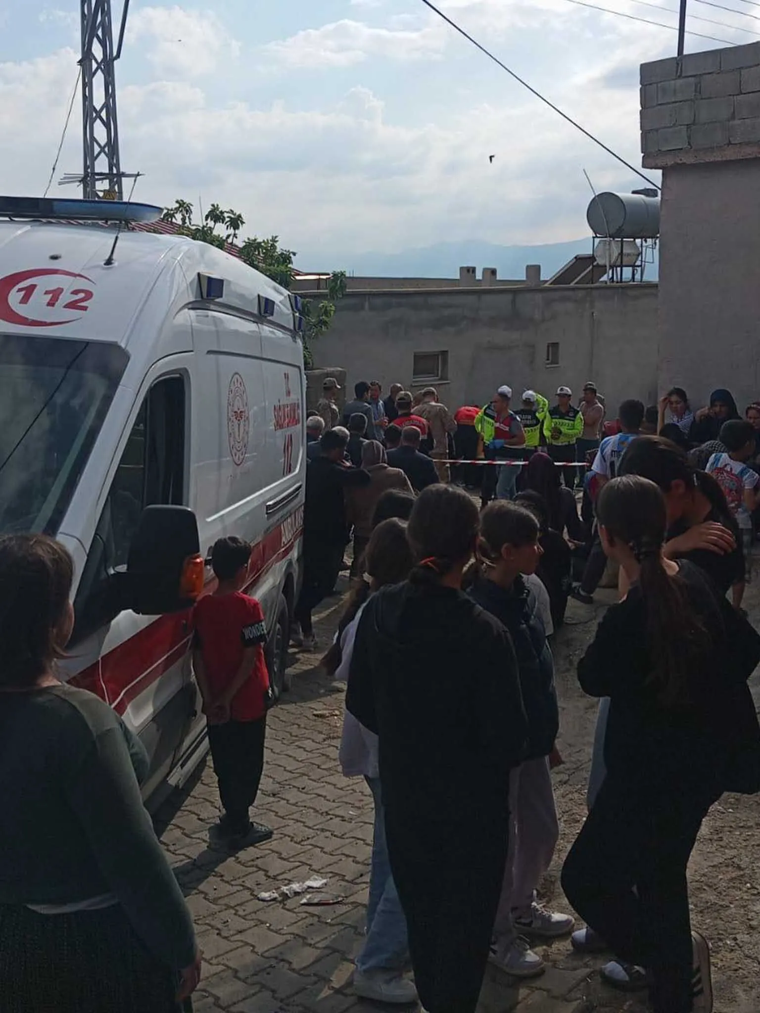 Diyarbakirda Gorev Yapan Uzman Cavus Araciyla Geri Manevra Yaparken 5 Aylik Hamile Esini Ezdi 1
