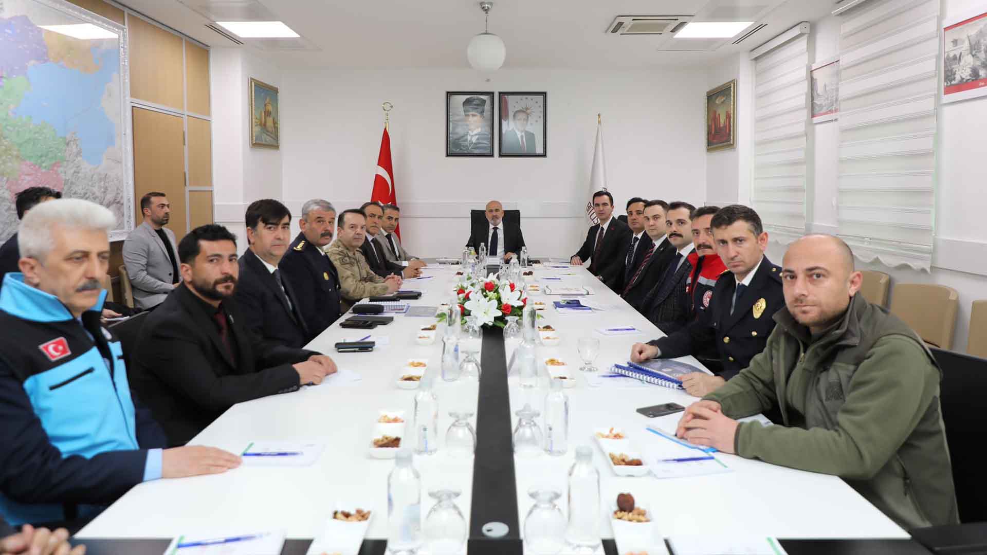İçişleri Bakan Yardımcısı Sağlam’dan Bitlis’e Ziyaret Ve Sahipsiz Hayvanlar Toplantısı 3