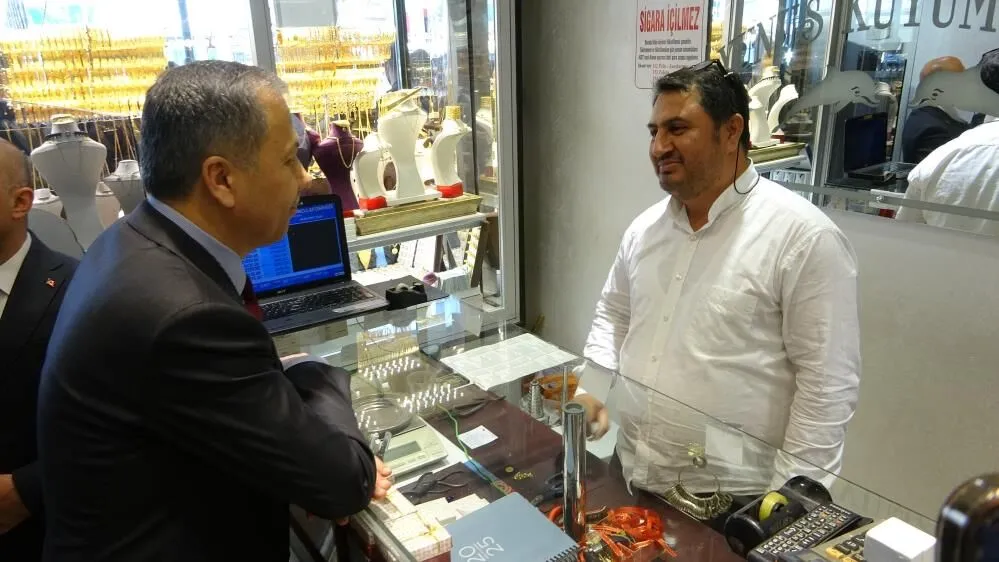 Icisleri Bakani Ali Yerlikaya Esnafla Bir Araya Geldi 3