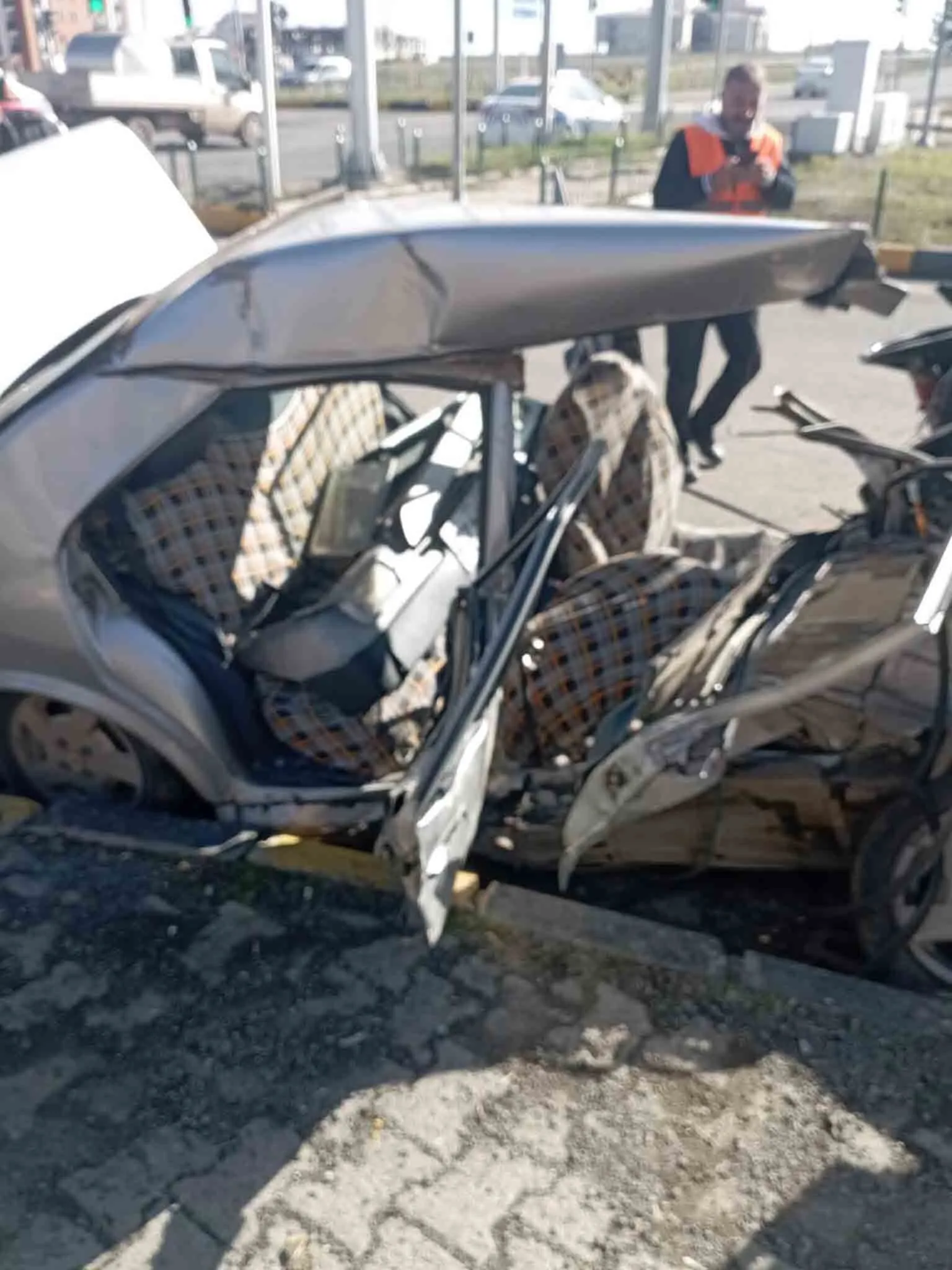 Karsta Zirhli Arac Ile Otomobil Carpisti 2Si Polis 6 Yarali 1