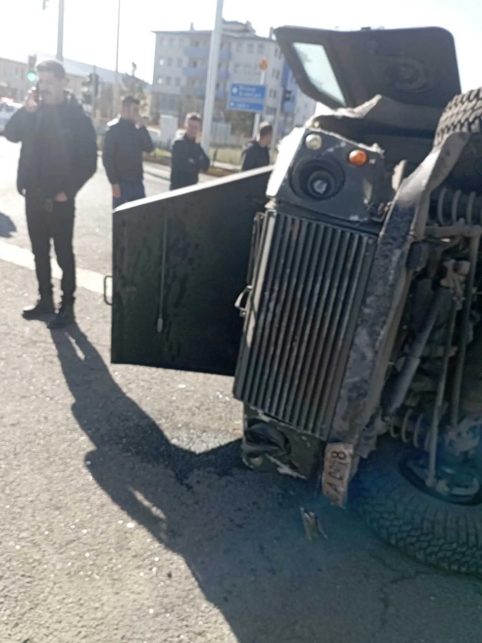 Karsta Zirhli Arac Ile Otomobil Carpisti 2Si Polis 6 Yarali 3