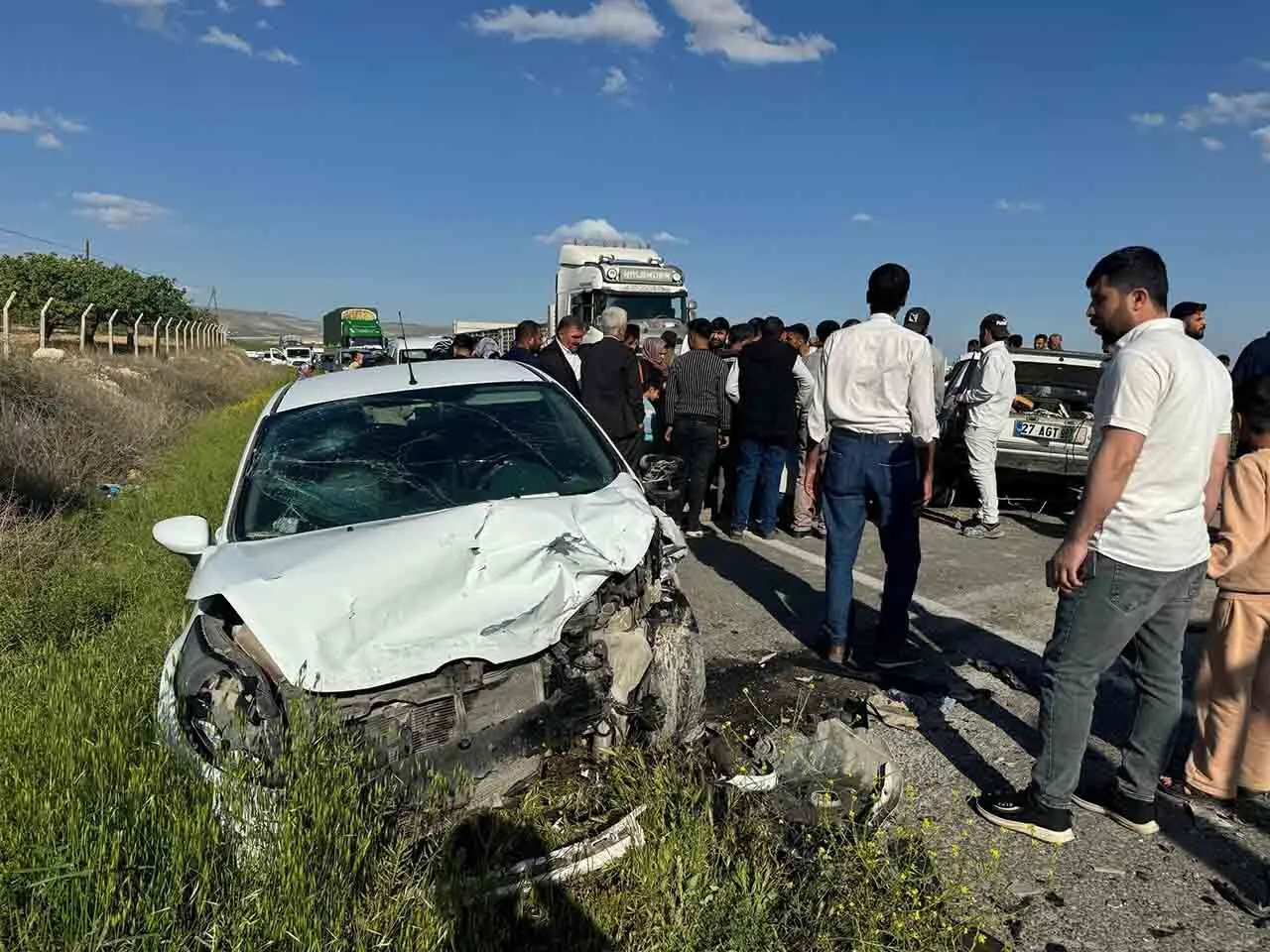 Sanliurfa Suruc Karayolunda 2 Otomobil Carpisti 2Si Agir 5 Yarali 2