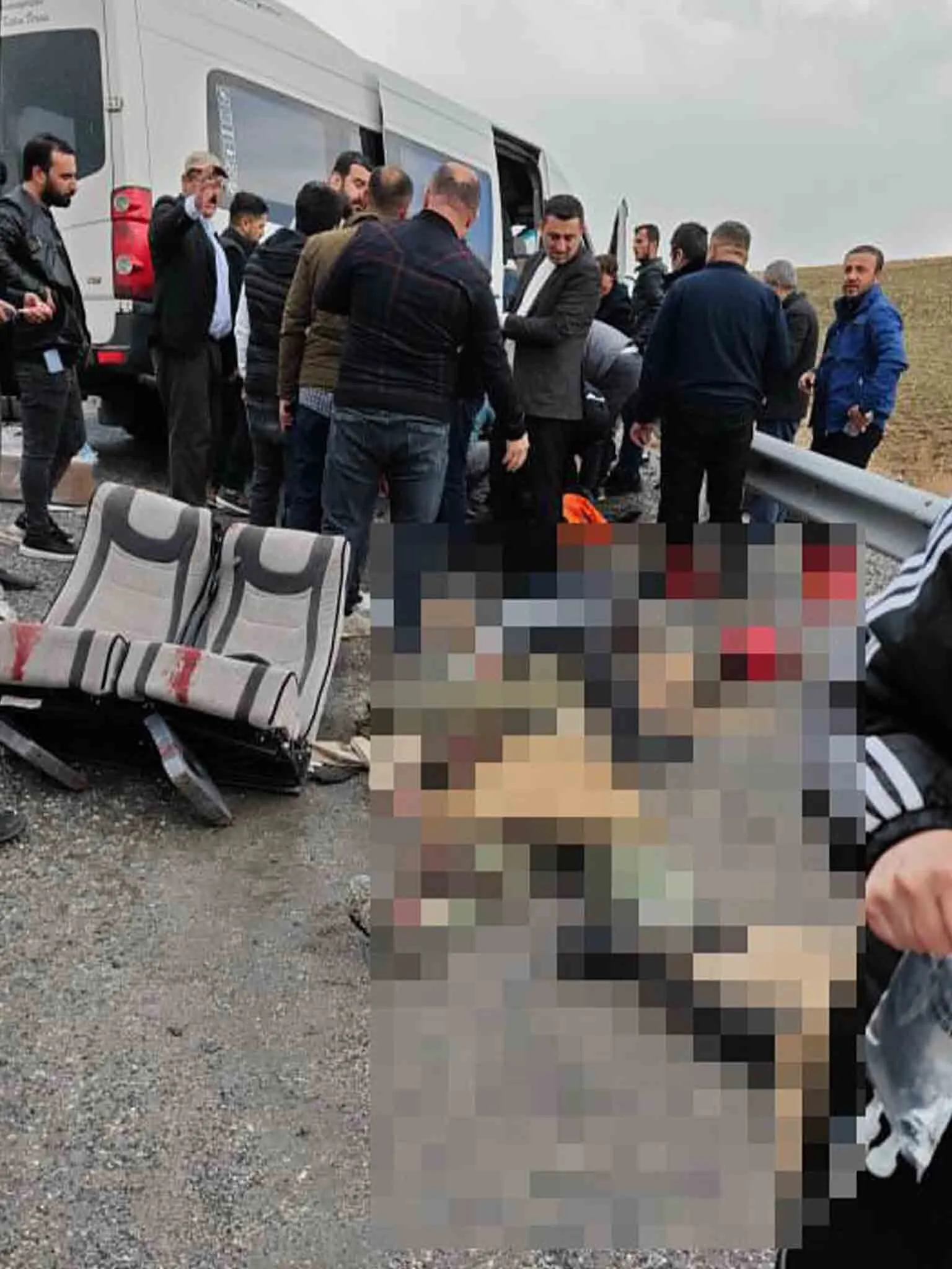 Yolcu Minibusu Ile Kamyon Carpisti 6 Olu 4U Agir 13 Yarali 10