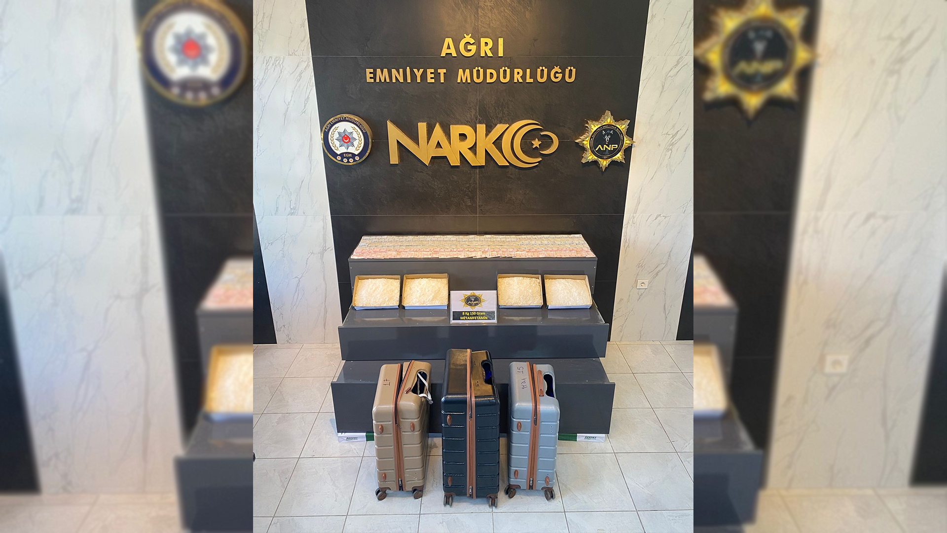 Ağrı'da Valiz Tabanına Gizlenen 8 Kilo Metamfetaminle Yakalandılar