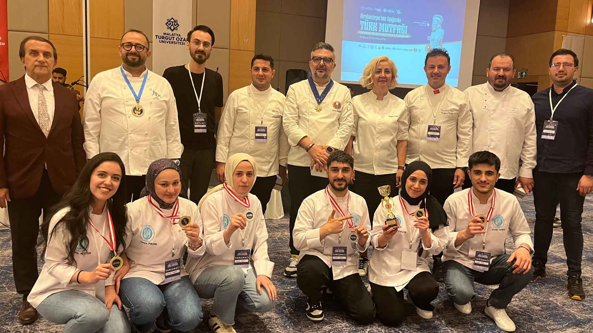 Bitlis Eren Üniversitesi Aşçılık Öğrencilerinden 3 Altın Madalyalı Zafer 2