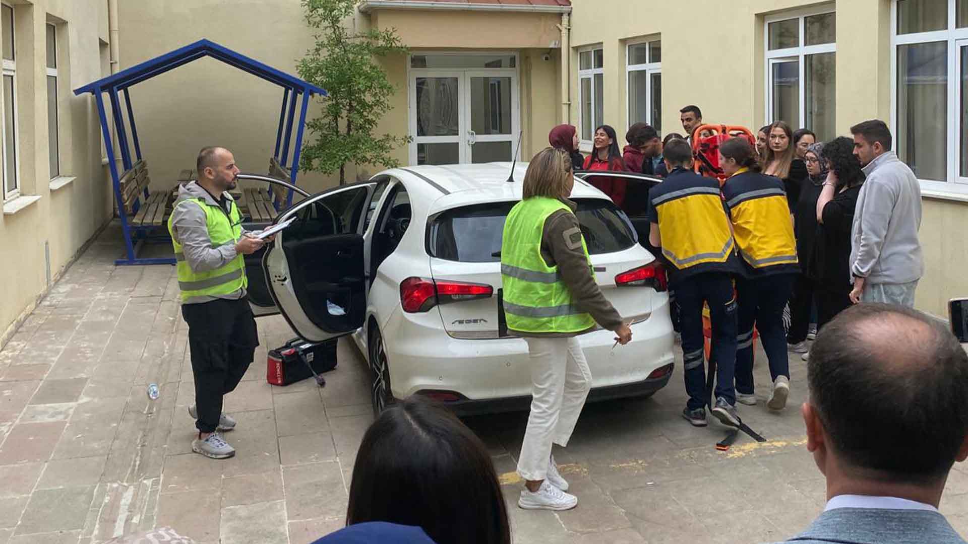 Bitlis Eren Üniversitesi Öğrencilerinden Tralli̇ Travma Rallisi’nde Büyük Başarı 1